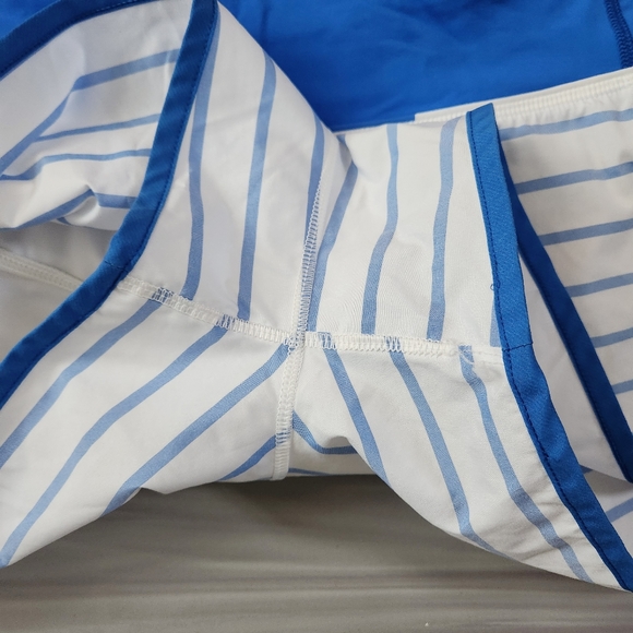 Lululemon Speed Shorts Deauville Stripe Beaming Blue White Size 10 2.5" Inseam - Picture 2 of 7